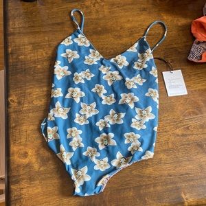 Tropic acacia banyans